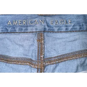 American Eagle High Rise‎ Baggy Shorts Size 26 Distressed Light Wash Spring Mom thumbnail 10
