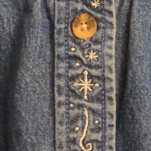 Disney Womens Shirt Dress Blue Denim Long Sleeve Embroidered Winnie The Pooh M thumbnail 4