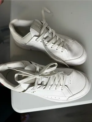 On The Roger Centre Court Tennis Sneaker‎ Women’s Sz 8 thumbnail 9