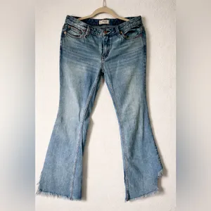 Free People - We The Free Vintage Flare Jeans Raw Hem Mid Rise Denim Size 28 thumbnail 3