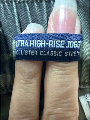 Hollister Ultra High-Rise Camo Joggers - Sneak in Style! thumbnail 6