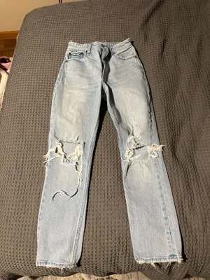 Abercrombie High-Rise Jeans thumbnail 2