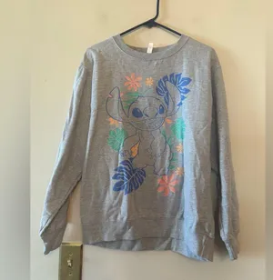 Women’s Disney Stitch crewneck sweater M thumbnail 1