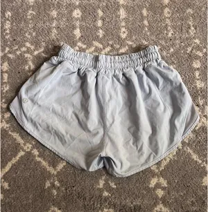 Hotty Hot Lululemon Shorts 2.5" Low-Rise thumbnail 4