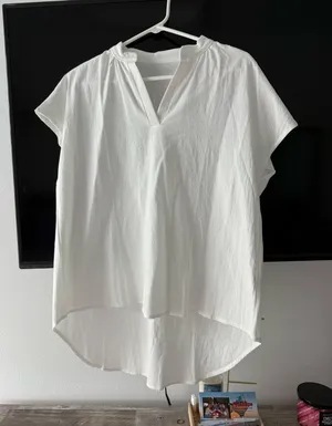 White short sleeve blouse Size XL thumbnail 1