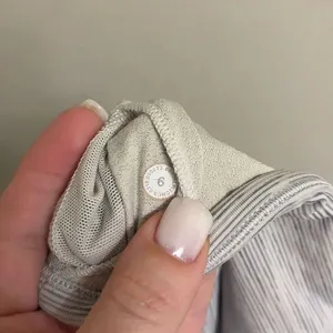 ✨Lululemon Free To Be Sz 6 Bra Wild *Light Support✨ thumbnail 8