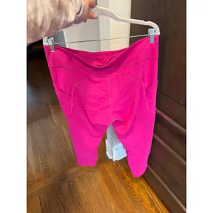 Lululemon Invigorate‎ High-Rise Tight 25" Ripened Raspberry 18 thumbnail 2