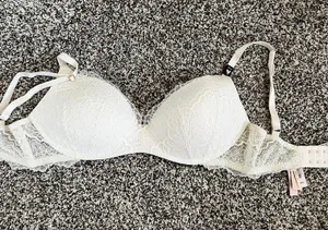 Victoria's Secret Bra thumbnail 1