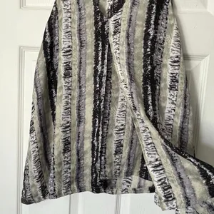 Mystree Sleeveless Watercolor Print Top - Size M thumbnail 3