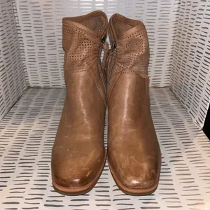 Sofft Chantey Tan Leather Perforated Ankle Boots Womens‎ Size 7M Zip Booties thumbnail 5