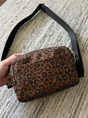 Lululemon Leopard Midi Desert Khaki Brown & Gold Everywhere Crossbody Bag 2L thumbnail 4