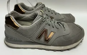 New Balance 574 Shoes Womens Size 8.5 Gray Bronze Cushioned WL574VJB Sneakers thumbnail 1