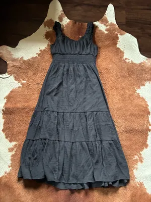 Black boutique stretchy midi  size small Viscoe poly blend! thumbnail 1