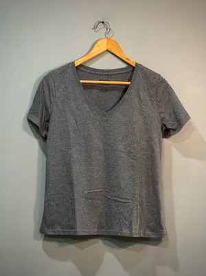 Gray Pact V-Neck Organic Cotton S/S Tee Size S NWOT thumbnail 3