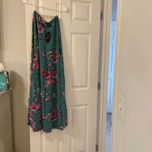 Two piece crop top and flowy skirt thumbnail 2