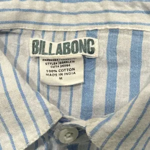 Billabong Lightweight Blue White Button Up Tee Shirt Women’s Medium thumbnail 2