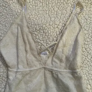 White bodysuit Size XS thumbnail 4