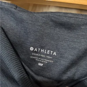 Athleta exhale heel tight leggings thumbnail 2