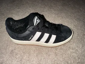 Black Adidas campuses thumbnail 2