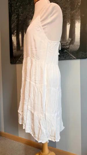 Abercrombie & Fitch White Cotton Spaghetti-Strap Mini Dress thumbnail 2