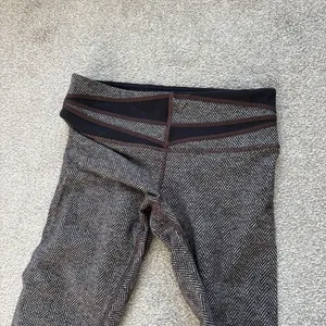 Lululemon high rise brown herringbone leggings - size 4 tall thumbnail 6