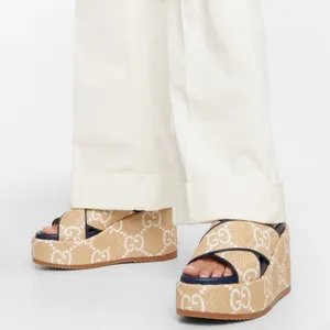 GUCCI GG logo raffia platform wedges sandals thumbnail 4