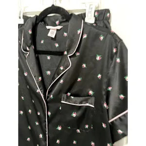 Victoria's Secret Black Satin Rosebud Floral Short Pajama Set Size M Pink Piping thumbnail 6