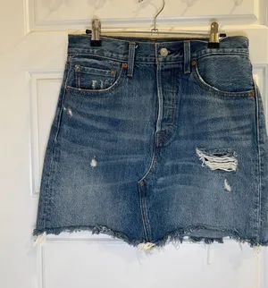 Levi’s Premium Distressed Raw Hem Denim Mini Skirt Size 28 thumbnail 1