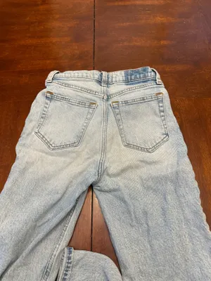 Abercrombie High-Rise Jeans Ultra Straight thumbnail 3
