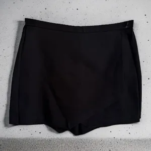 Abercrombie & Fitch Womens Skort Sz 2 Skirt Shorts Black‎ Asymmetrical Diagonal thumbnail 2
