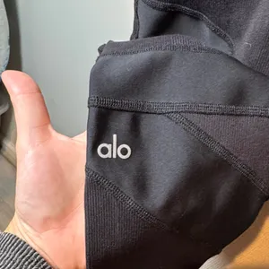 ALO Yoga black Leggings with cross cross design thumbnail 3