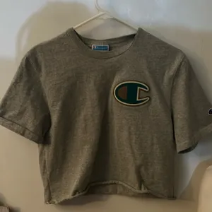 Champion Gray Cropped Rolled Hem T-shirt S Casual Athleisure Activewear Cozy thumbnail 1