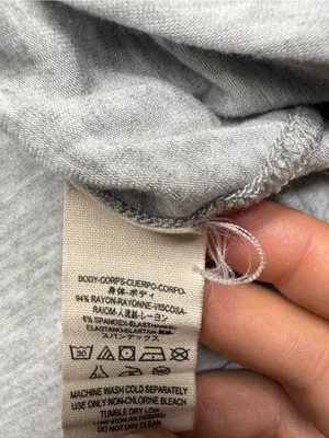 We the Free Womans XS Light Gray V-Neck Pocket Tee Shirt thumbnail 5