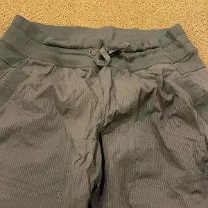 Lululemon Women’s Grey Studio Crop Pants - No Liner thumbnail 6