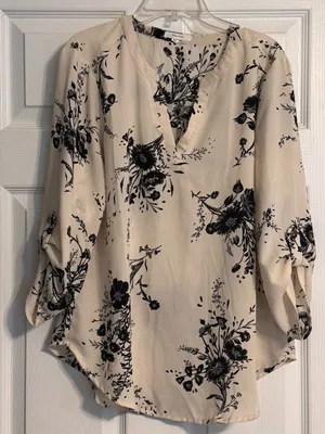 Maurice’s Cream Black Floral Print V-neck Roll-Tab Sleeves Chiffon Blouse Large thumbnail 2