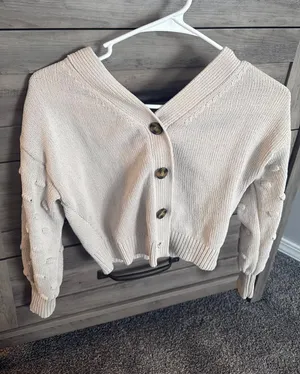 Moon & Maddison Sweater Cropped thumbnail 1