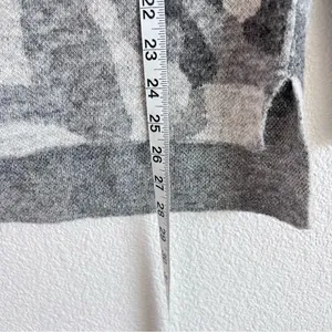 Athleta Undercover‎ Camo Pullover Sweater in CYA Grey thumbnail 8