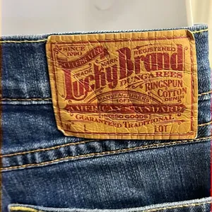 Lucky Brand Medium Blue Distressed 5- Pocket Mid-Rise Flare Jeans-Size 32/14 thumbnail 8