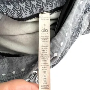Alo Yoga Cropped Leggings Fair Isle‎ Geometric Print Stretch Gray Size Small thumbnail 9