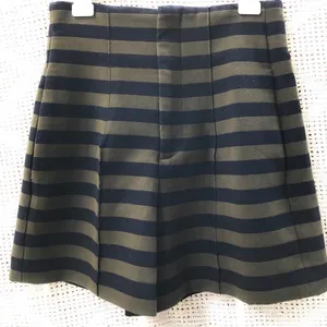 Zara Woman‎ Shorts thumbnail 1