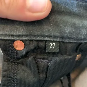 7 for All Mankind Bl(air) black 27 ankle skinny normcore jeans thumbnail 3