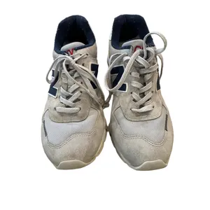 Women's New Balance 574 Grey Navy Lace-Up Athletic Sneakers thumbnail 3