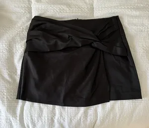 ZARA Black Mini Skirt thumbnail 1