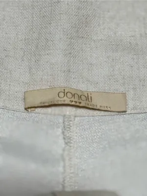 Women's Linen Blend Shorts Cream High Waisted Gold Button Dolphin Hem Size L thumbnail 3