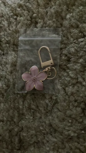 Pink Gold Flower Keychain thumbnail 2