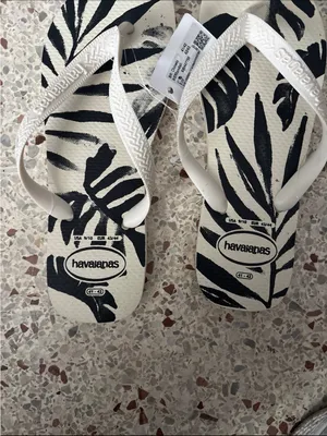 NWT Havaianas Aloha Flip Flops size 9/10 thumbnail 3