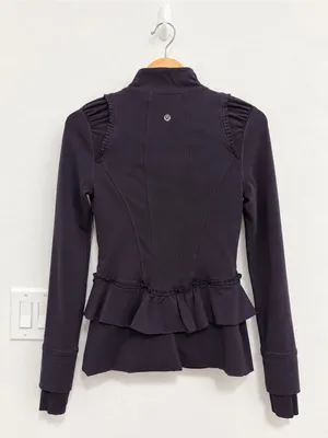 Lululemon City To Yoga Define Jacket in Deep Purple Sz 6 thumbnail 3