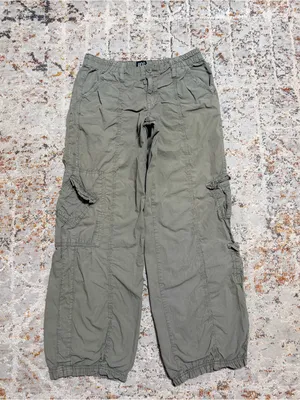 BDG Urban Outfitters baggy Y2K Cargo pants size medium thumbnail 2