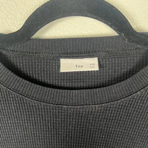 Aritzia Tna Women's Long Sleeve Waffle‎ Crew Top Black Sz XXS thumbnail 3