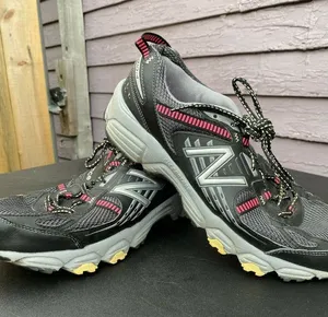 New Balance 410v4 Trail Running Shoes WT410BP4 Black Pink Gray Women's 11‎ D US thumbnail 1